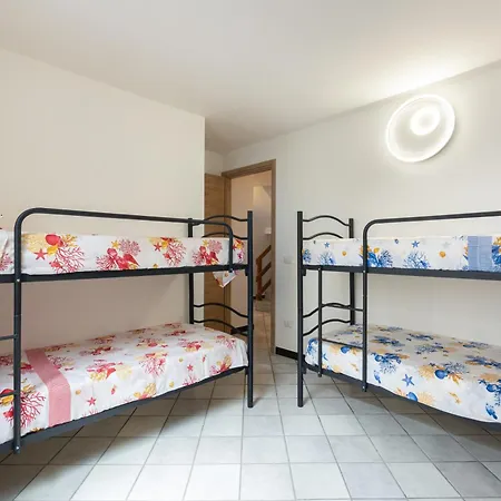 Valeria - 6min Walk To The Sea